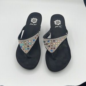 Black flip flop with multi color stones yellowbox size 8